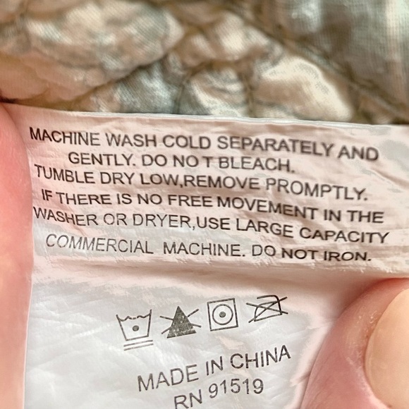 Aqua quilt 100% cotton, true light color. King-Queen Size. EC. Floral & Striped - Picture 16 of 16